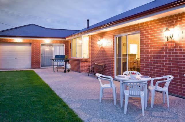 All Seasons Port Elliot Holiday House Екстер'єр фото